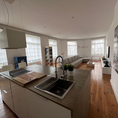 פונשל City Center Boutique Apartment מראה חיצוני תמונה